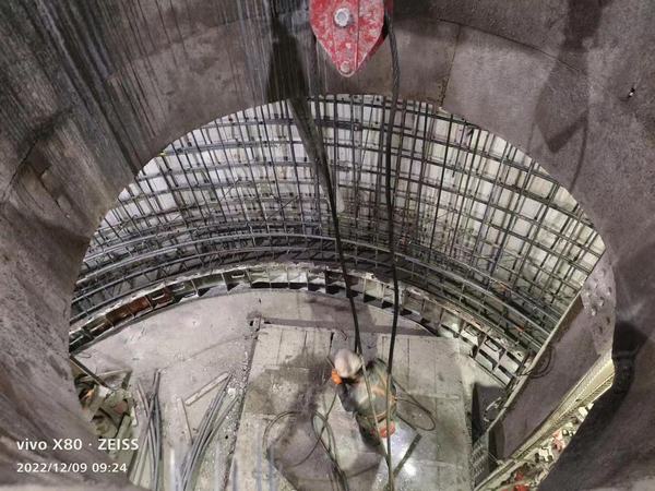 陕煤建设矿建二公司圆满完成胡家河二号进风立井冻结段套壁施工任务