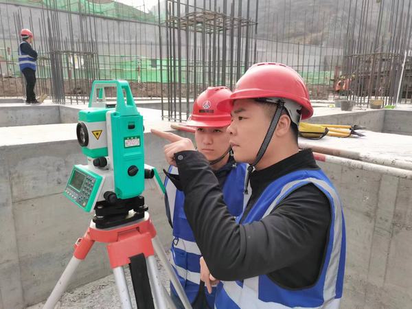 陕煤建设韩城分公司土建十一项目部： 一把尺子“量”到底  质量“哨兵”严把关