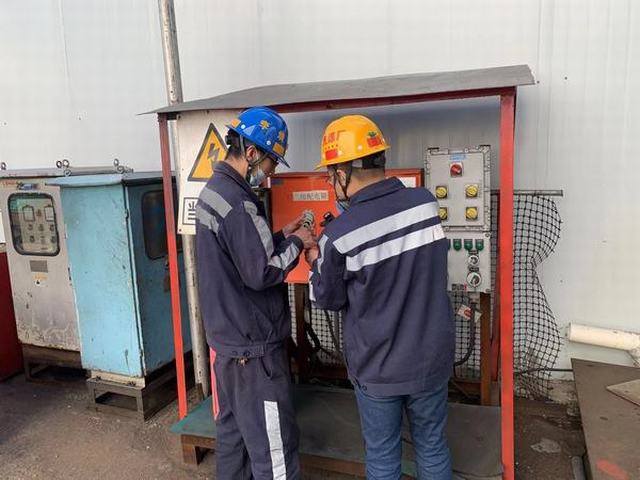 陕煤建设洗选煤运营公司红柳林洗煤厂项目部： 攻坚拔赛  开展节前隐患大排查