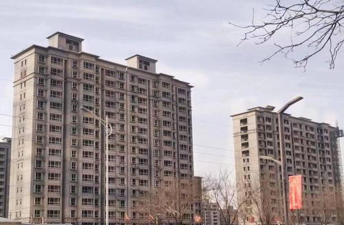 陕煤建设设计研究院:鄂托克旗棋盘井镇棚户区改造与保障性住房 宏园尚品A区项目顺利通过主体验收