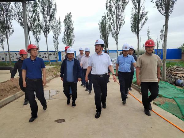 陕西彬长集团有限公司董事长、党委书记白永明一行莅临陕煤建设路桥分公司彬长项目部检查