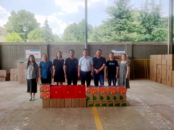 陕煤建设铜煤公司：端午浓情系职工为职工发放暖心粽子