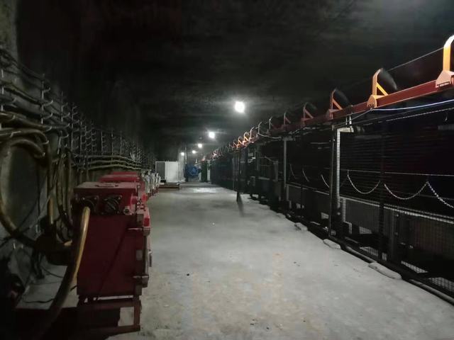 陕煤建设韩城分公司张家峁项目部圆满完成2204胶运顺槽带式输送机安装工程