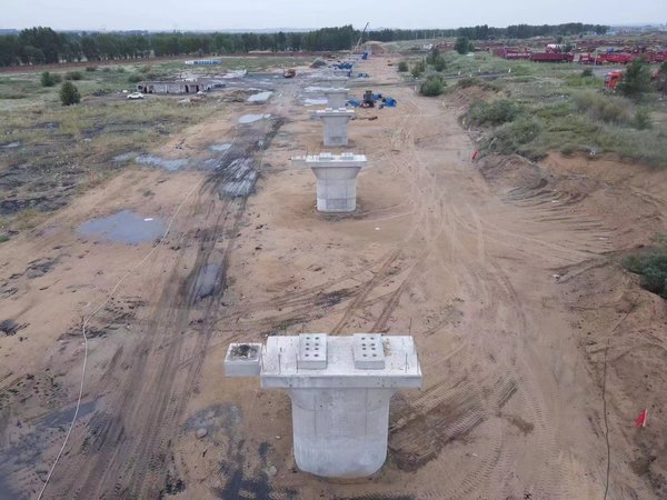 陕煤建设路桥分公司靖神铁路项目部王则湾大桥下部结构施工圆满完成
