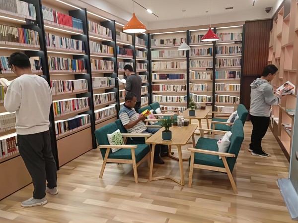 陕煤建设澄合分公司第十二项目部举办“书香伴我成长 知识伴我同行”读书分享活动