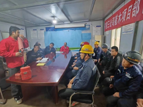 陕煤建设矿建三公司：自救器佩戴“分秒必争”