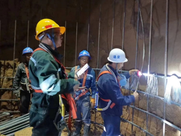 陕煤建设矿建三公司董东项目部顺利完成专用回风立井表土段施工