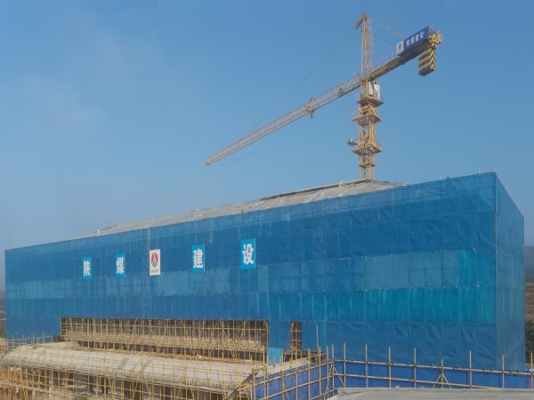 陕煤建设绿宇公司承建的淳化县殡葬服务设施建设项目主体结构顺利封顶