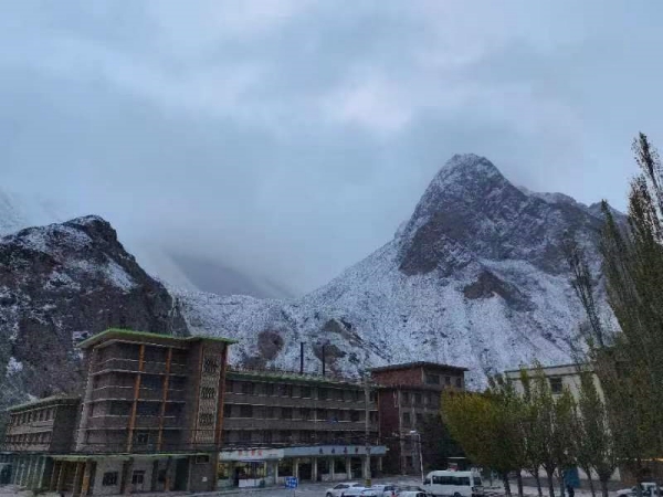 陕煤建设机电安装公司深入镜铁山项目检查安全生产工作