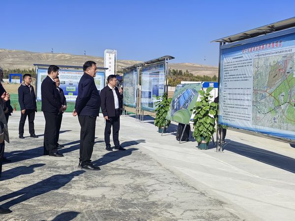 伊犁州州长叶尔夏提?吐尔逊拜莅临陕煤建设天工公司新疆第一项目部参加大型现场观摩活动