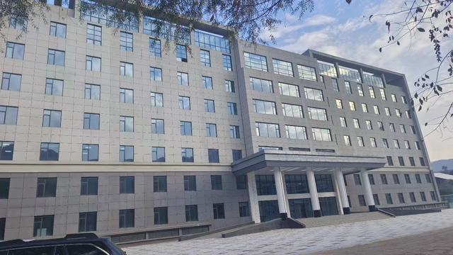 陕煤建设韩城分公司土建第三项目部承建的王峰煤矿办公楼工程顺利通过竣工验收