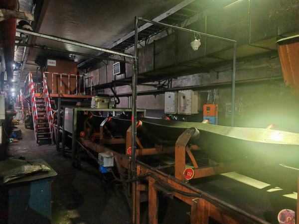 陕煤建设洗选煤运营公司第二项目部:柠条塔721、722胶带机带面更换工程顺利完工