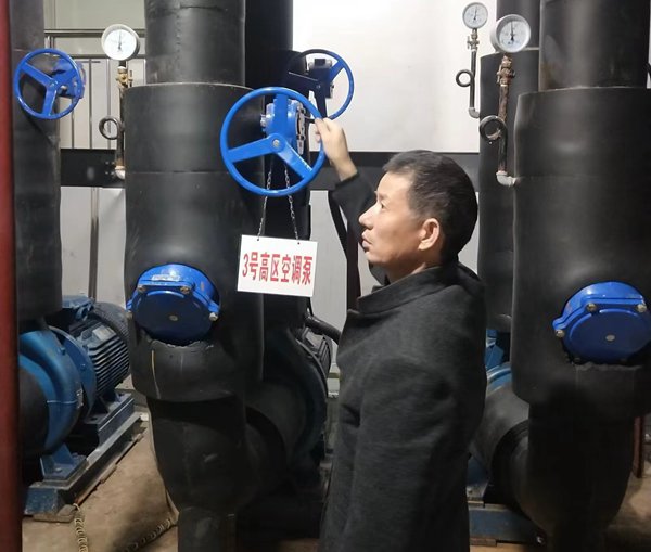 陕煤建设大秦置业公司:物业暖心行动 让冬天更有温度