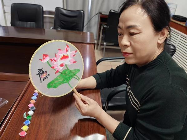 陕煤建设洗选煤运营公司柠条塔运营项目部开展:“巧手抒廉情,清风扬正气”主题趣味手工活动