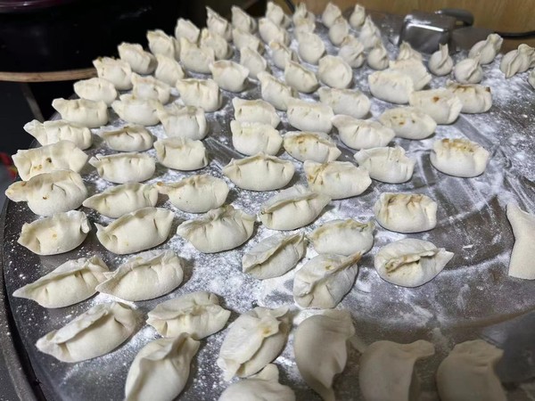 陕煤建设各单位：冬至饺子飘香?情满暖意浓浓