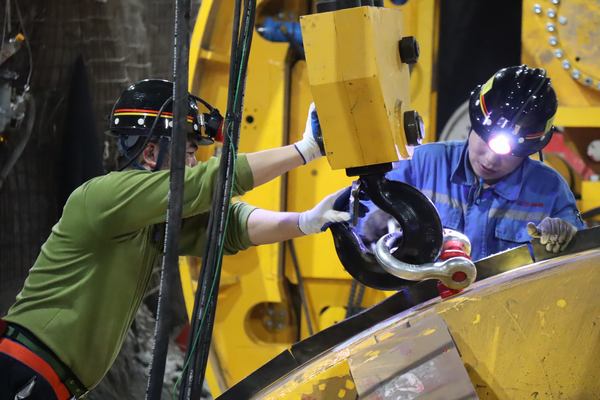 陕煤建设矿建二公司TBM（全断面硬岩盾构机）施工再创新高