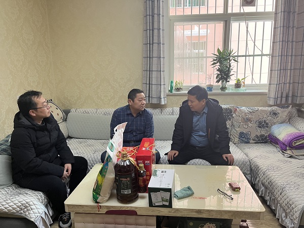 陕煤建设澄合分公司真情关怀暖人心 走访慰问困难职工