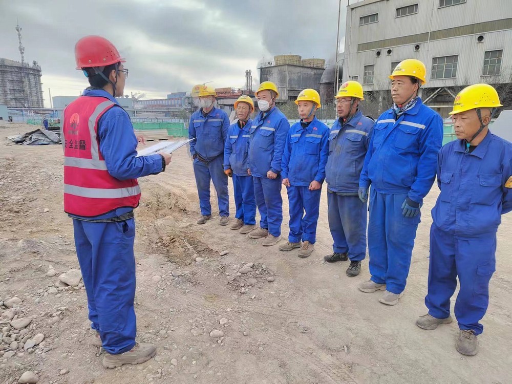 陕煤建设西北分公司土建第二项目部：工地普法新篇章 共筑法治安全梦