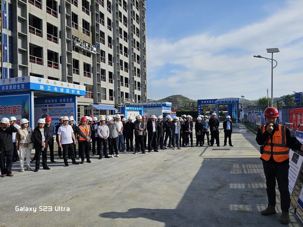 汉阴县建设局在汉阴县实验中学二期建设工程项目施工现场组织观摩交流