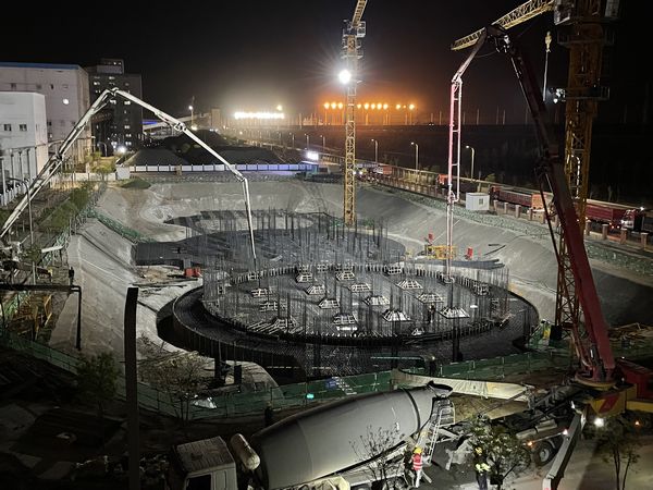 陕煤建设第二直属项目部：提前4小时完成2#末煤仓工程大体积混凝土筏板浇筑