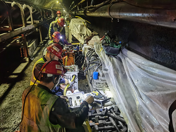 陕煤建设机电安装公司：五一施工不停歇 奏响劳动奋进曲