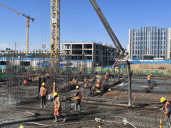 “五一劳动节”铜煤人用奋斗书写画卷