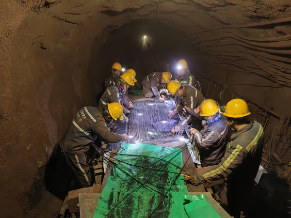 陕煤建设机电安装公司：铆足干劲抢进度，细致慎微保安全