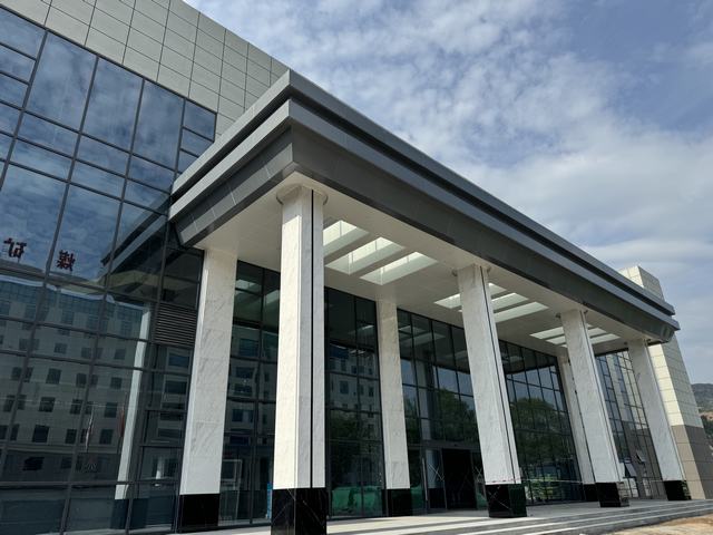 陕煤建设韩城分公司承建的韩城矿业王峰矿井联合建筑工程顺利通过竣工初验