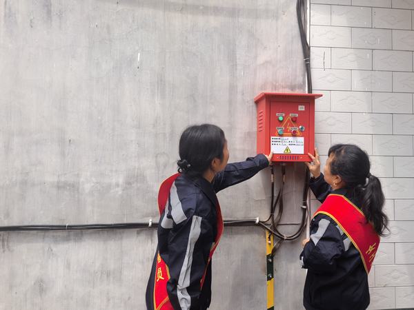 陕煤建设洗选煤运营公司神渭蒲城运营项目部：安全生产“她”力量  巾帼助安守平安