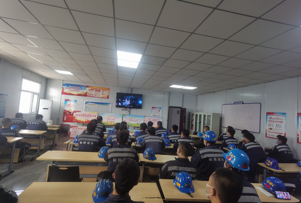 陕煤建设洗选煤运营公司红柳林洗煤厂项目部：多措并举战高温 保障安全有“凉”策