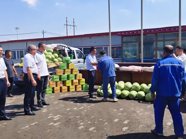 陕煤建设煤矿运营服务分公司：你战高温 我送清凉