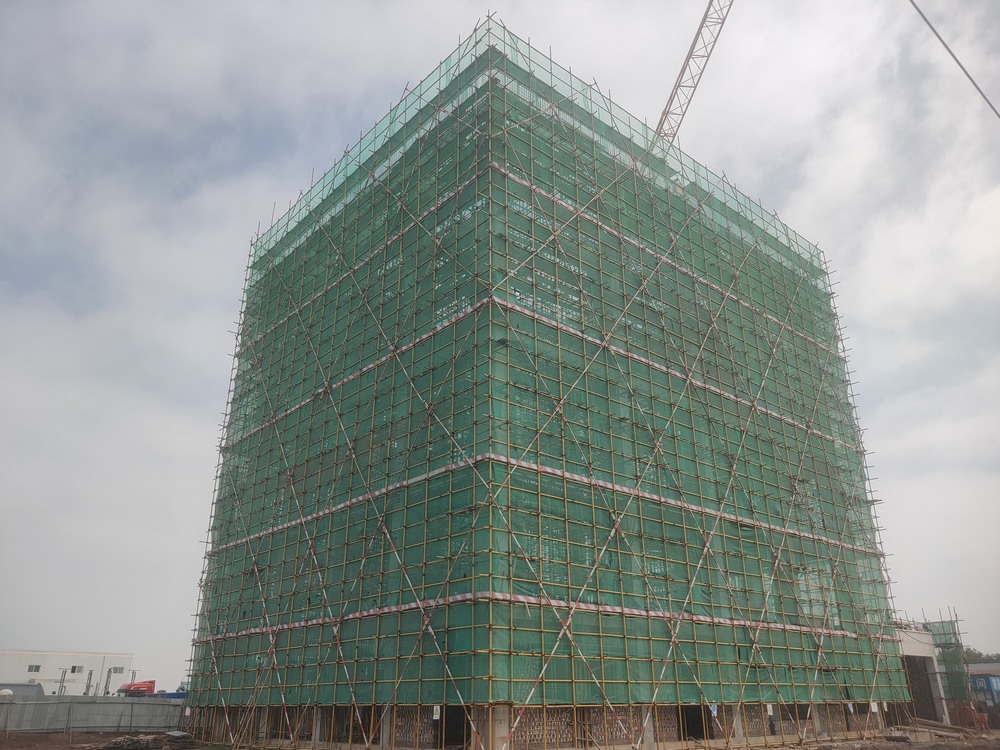 陕煤建设渭南分公司第三项目部胡家河矿二号风井项目提升机房工程主体结构顺利封顶