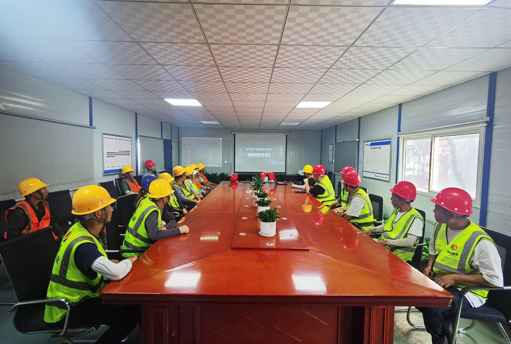 陕煤建设天工公司土建第二十项目部：学安全、行安全、练安全