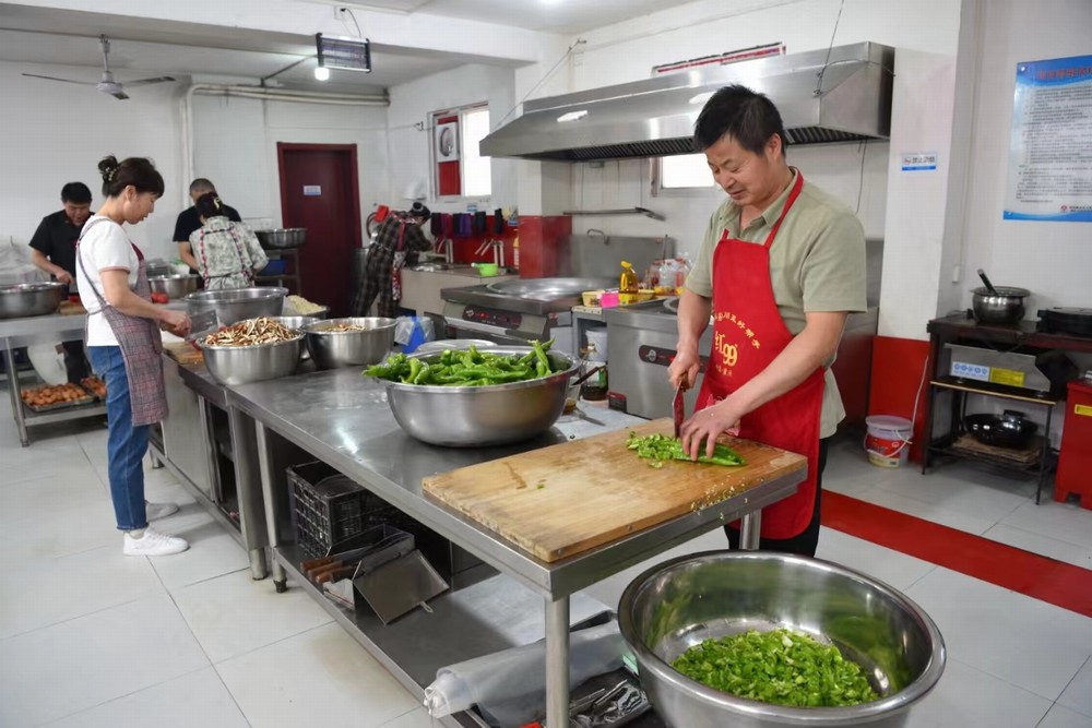 陕煤建设煤矿运营服务分公司:有一种中秋叫“坚守”