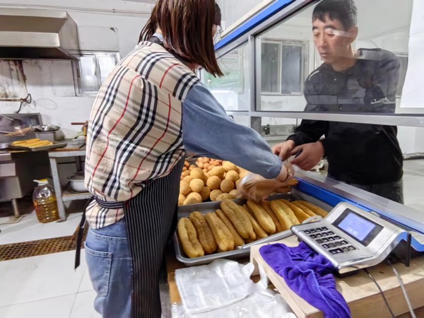 陕煤建设煤矿运营服务分公司:国庆期间强化后勤保障线 力保安全生产无忧