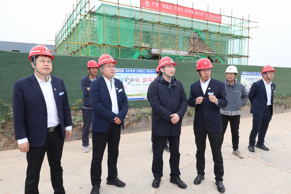 陕西彬长矿业集团有限公司副总经理郭林生一行深入陕煤建设天工公司基层项目检查指导工作