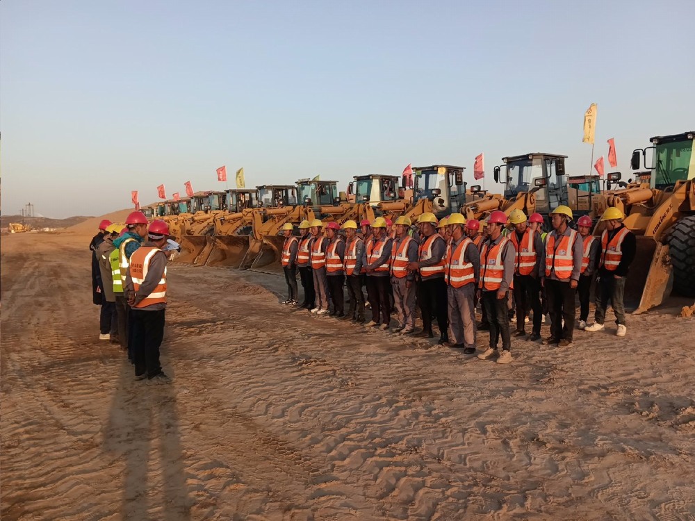 建筑工人：凛冬里的城市筑梦者