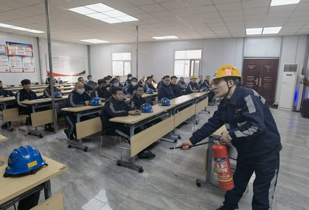 陕煤建设洗选煤运营公司：防患于未“燃” 消防宣传月在行动