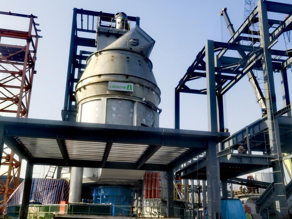 陕煤建设机电安装公司建材科技项目部顺利完成2#矿渣磨机主体安装