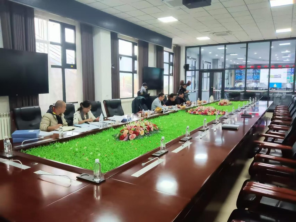 陕煤建设天工公司承建的双龙煤矿井下西二三条大巷管路延伸工程顺利通过验收