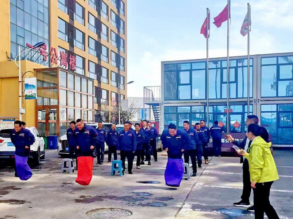 陕煤建设铜煤公司:深入基层送欢乐 送祝福