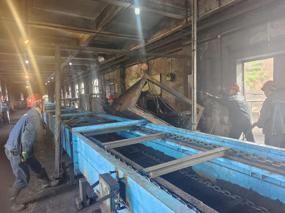 协同作战破难题 凝心聚力保生产