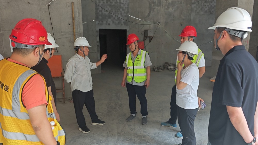 陕煤建设铜煤公司：保险公司专家深入施工现场开展安全检查与培训