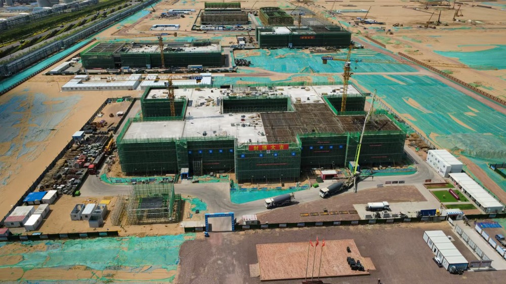 陕煤建设天工公司：榆林化学二期小厂前区项目提前封顶