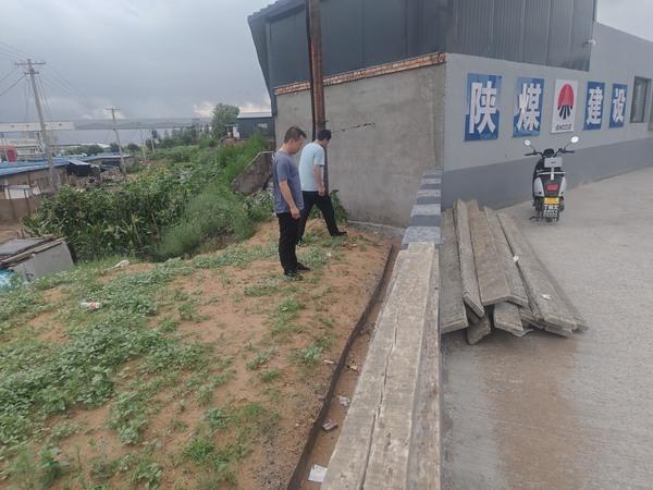 陕煤建设煤矿运营服务分公司:暴雨中的“温暖守护” 织密职工“两堂一舍”幸福网