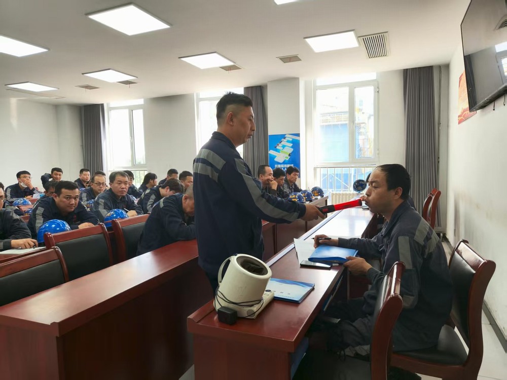 陕煤建设洗选煤运营公司红柳林洗煤厂项目部:筑牢健康防线 护航金秋高产