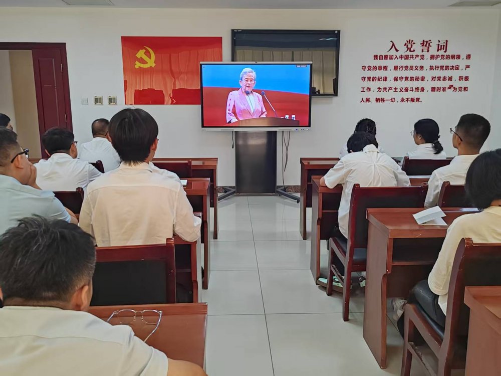 陕煤建设煤矿运营服务分公司:深学先进党员事迹 凝聚高质量发展新动能