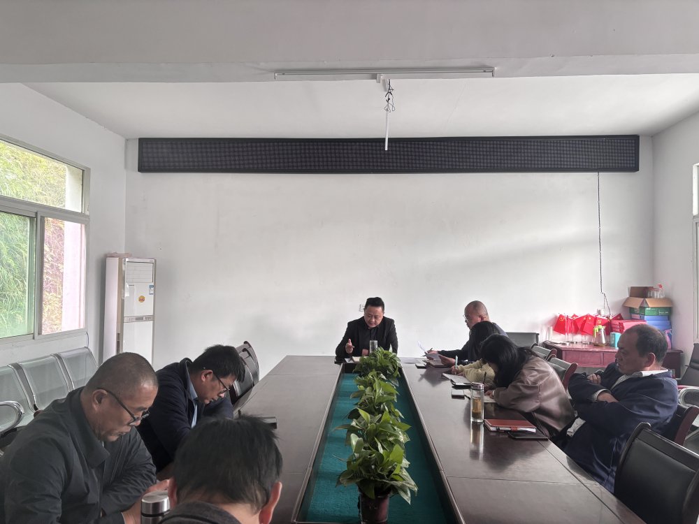 陕煤建设定点帮扶村:秋寒不减医保宣传热 暖心服务筑牢民生网