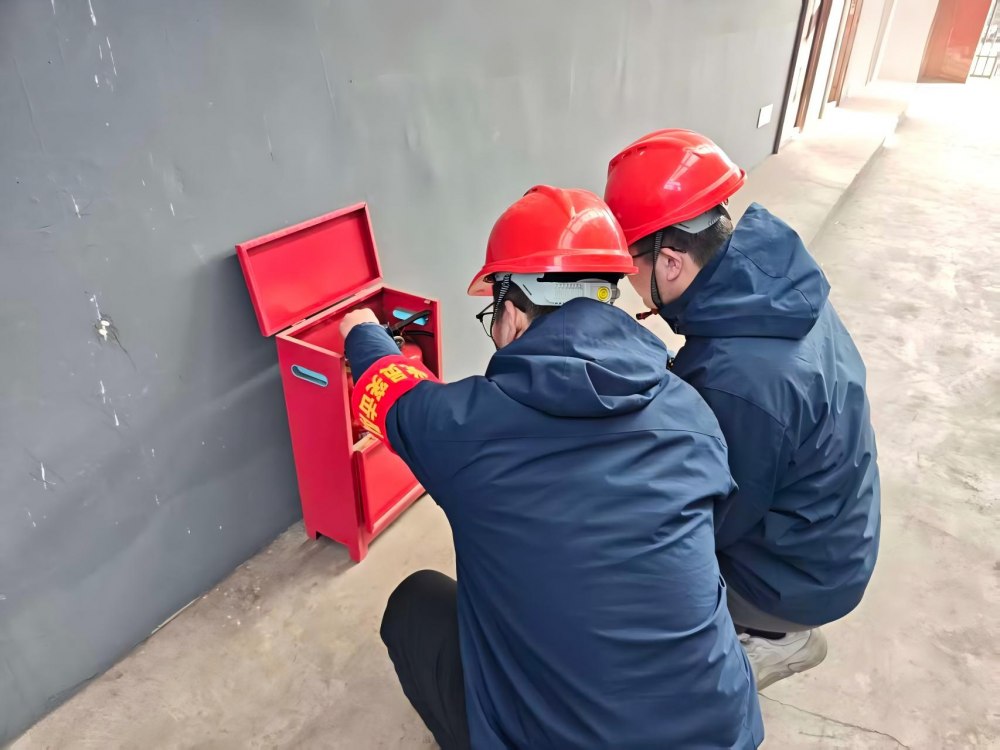 陕煤建设韩城分公司张家峁项目部:寒砺匠心筑防线 三防攻坚保冬安