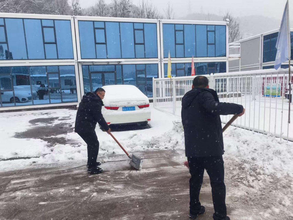 陕煤建设天工公司:浴“雪”奋战护平安 铁军担当暖寒冬